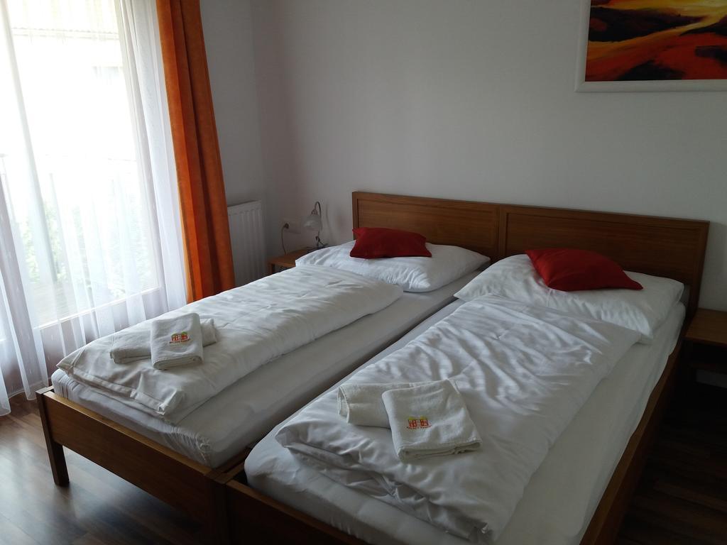 Balaca Panzio Veszprem Bagian luar foto