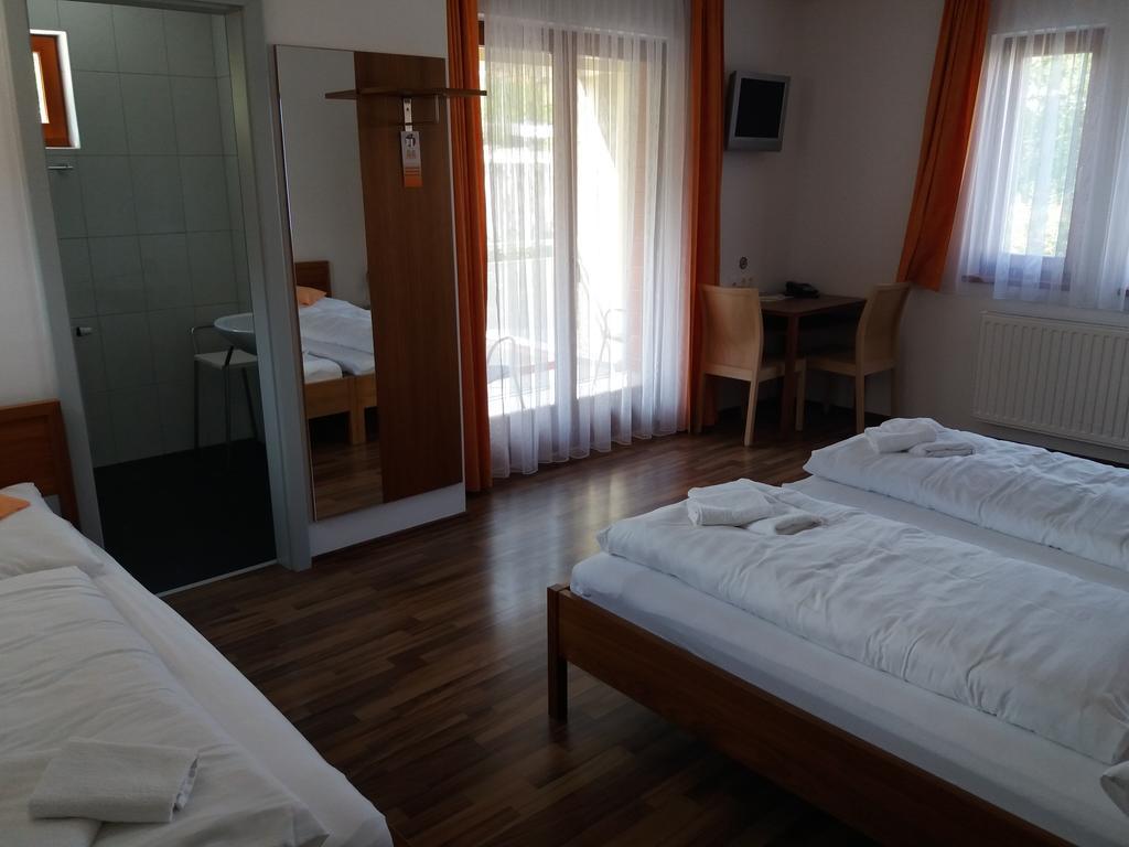 Balaca Panzio Veszprem Bagian luar foto