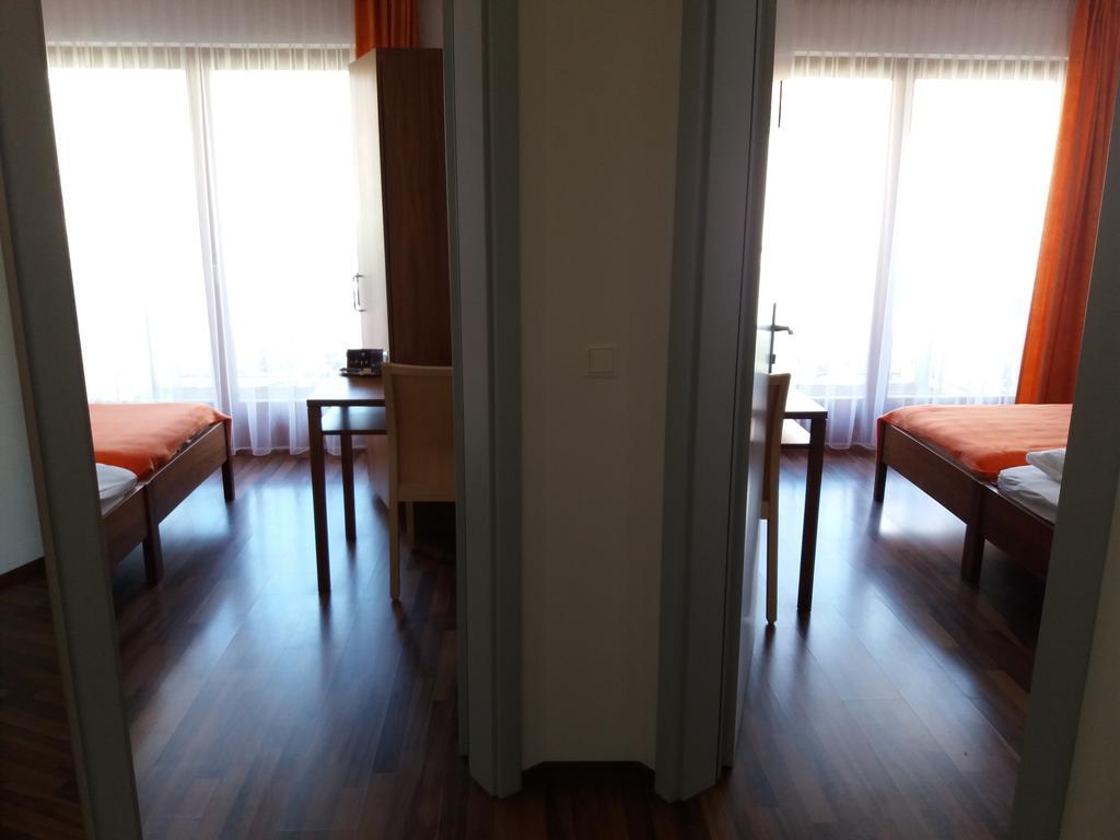 Balaca Panzio Hotel Veszprem Bagian luar foto