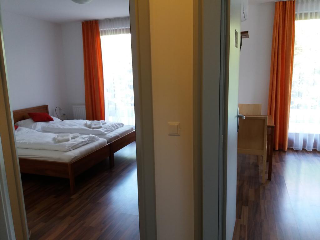 Balaca Panzio Veszprem Bagian luar foto